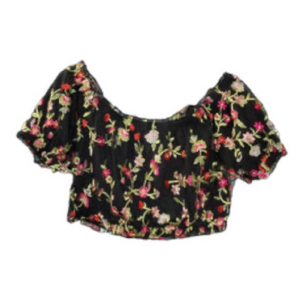 NWT Forever21 Misses Embroidered Crop Top Size L. (7140)